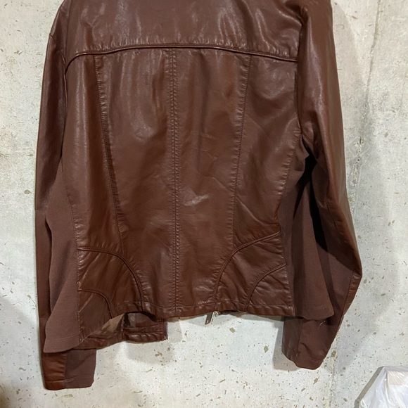 Leather jacket size extra large - Picture 2 of 3